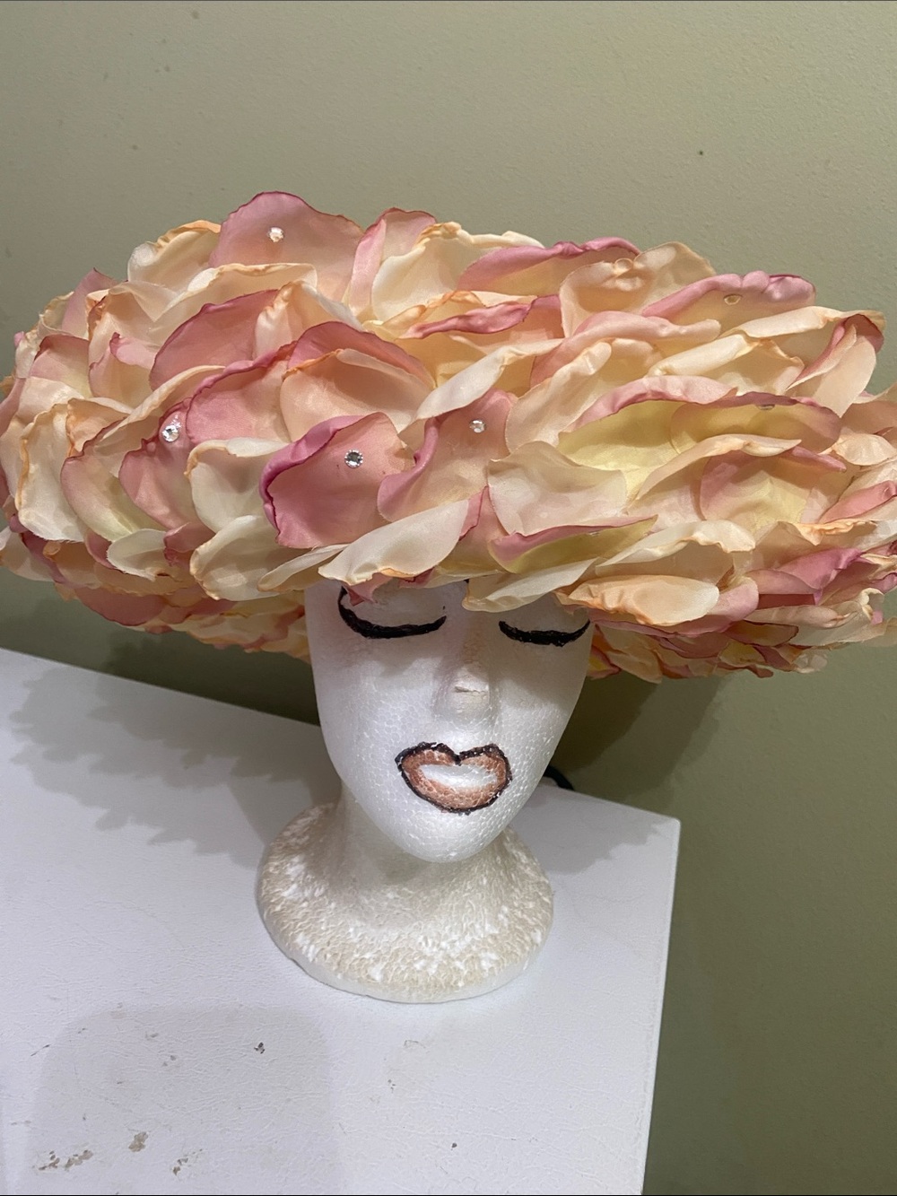 Beautiful NWOT Special Occasion Hat by Essence